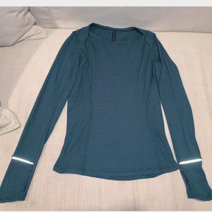 Lululemon teal Kanto Catch Me longsleeve top